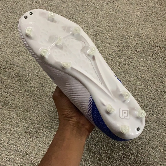 Brand new dream pair soccer cleats - Picture 6 of 8